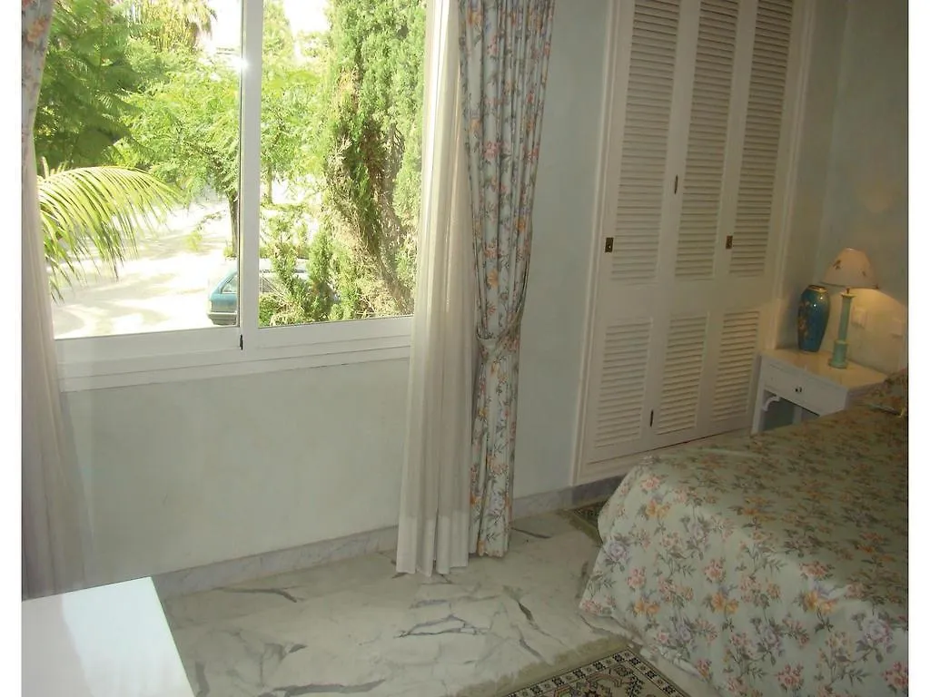 Villas Estepona 0*,